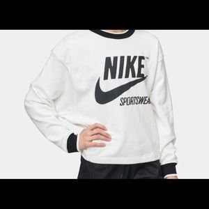 Nike sportswear cropped sweatshirt